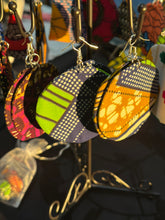 Load image into Gallery viewer, Earrings
